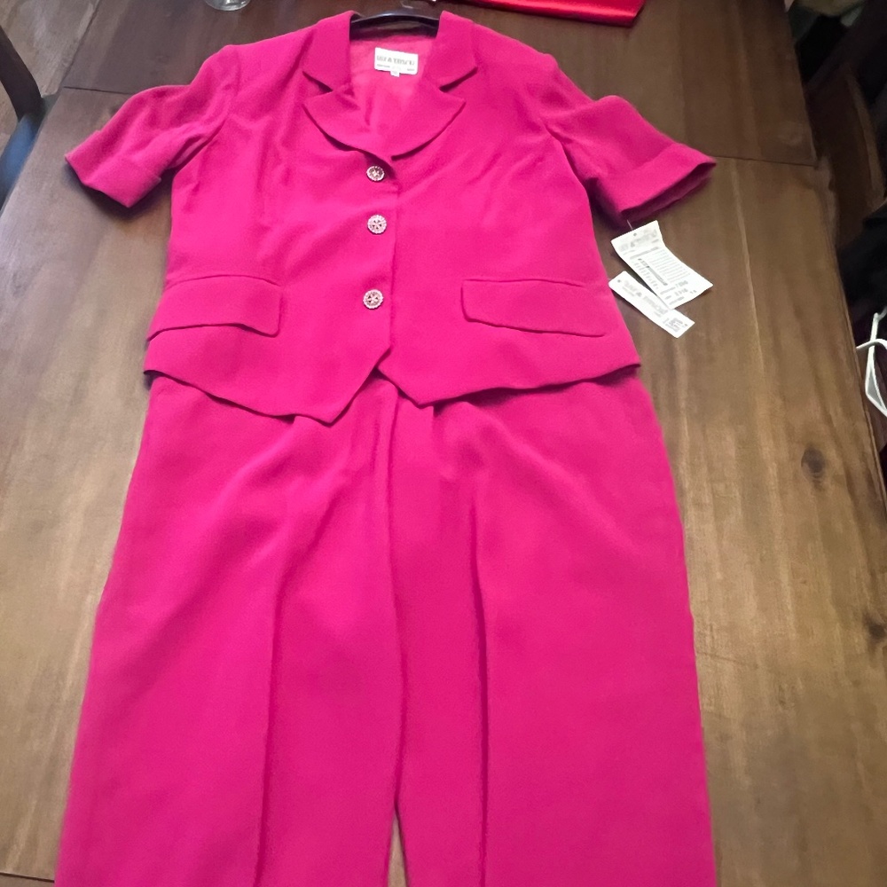 💖 Bold Pink Pantsuit – Blazer Top & Pants Set